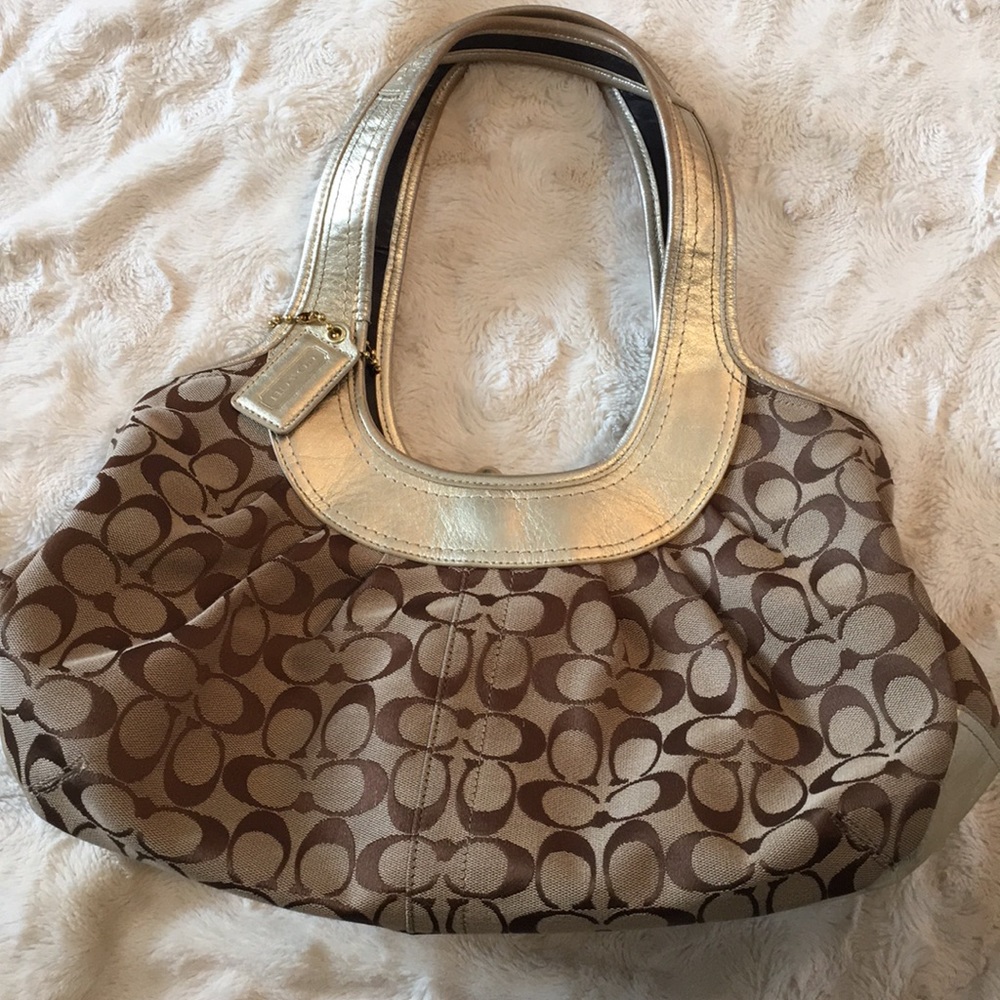 PRICE REDUCED 🛍 Authentic Coach shoulder bag